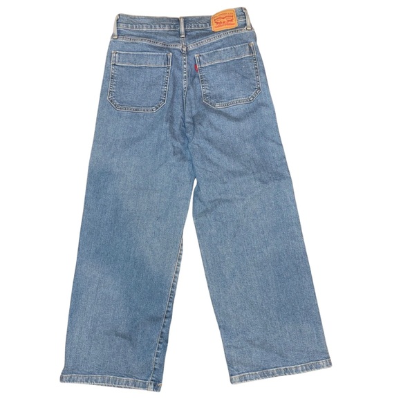 Levi’s Mile High Wide Leg Women’s Jean in FYI Light Wash - Picture 9 of 13